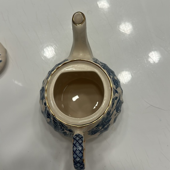 EUC Rare Authentic Vintage Sadler Blue and White Teapot with Gold Detailing - Picture 3 of 7